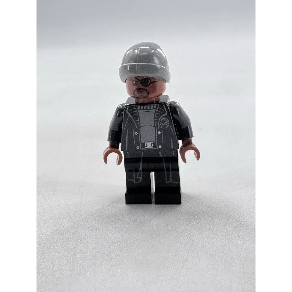 LEGO Marvel Superheroes Gray Beanie Nick Fury Minifigure sh0758 2s